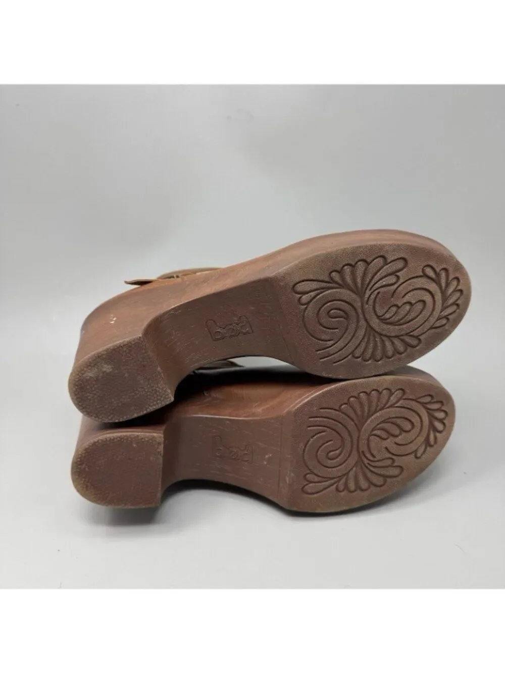 B.O.C By Born Womens Size 9.5 Briley Brown Rear Zip Heeled Booties Boots